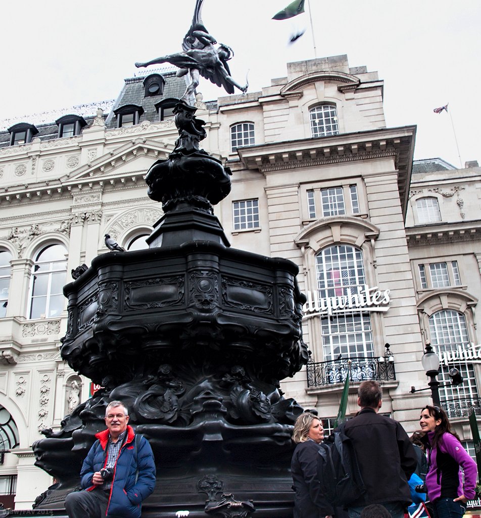 UKLONPiccadillyCircusBW