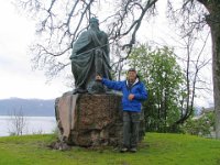 Francisco and statue of King Bele