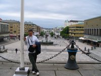 Francisco on Konstmuseet steps