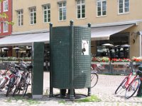 Lila Torg Square, mens toliet