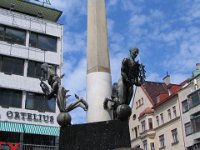 Triangeln Square statue, note water shooting from eyes